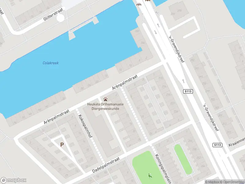 Ambulance met grote spoed naar de Kamerpalmhof in Amsterdam