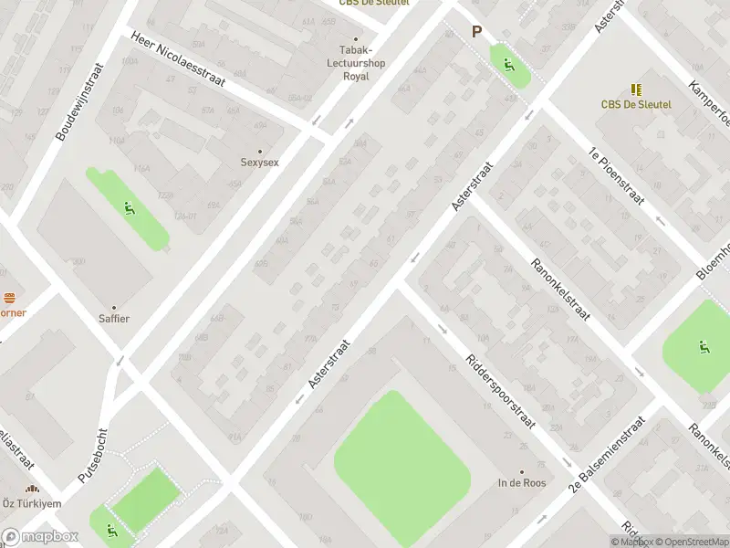 Ambulance met gepaste spoed naar de Asterstraat in Rotterdam