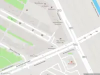 Ambulance met grote spoed naar de Amstelvlietstraat in Amsterdam