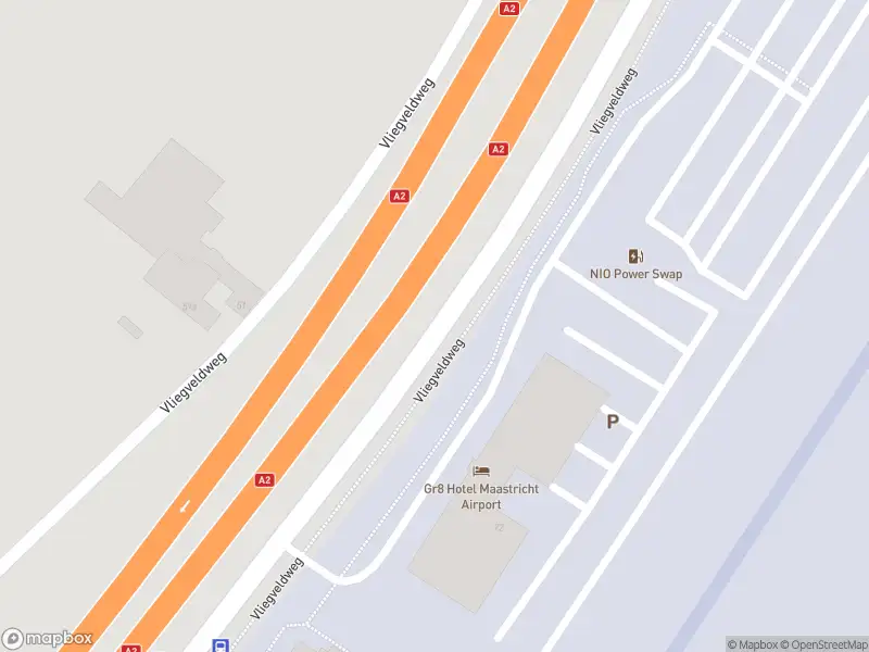 Ambulance met gepaste spoed naar de Vliegveldweg in Maastricht-Airport