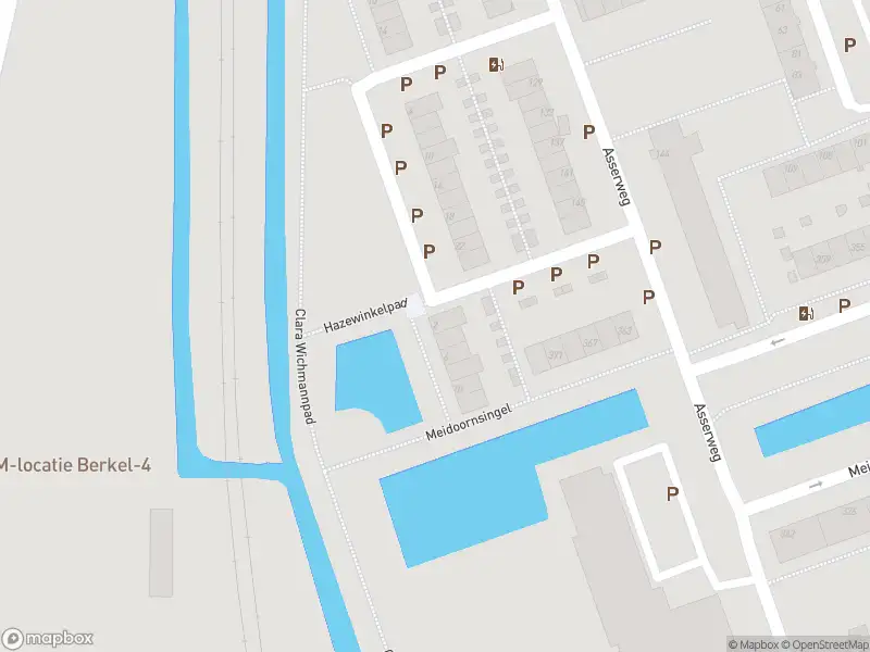 Ambulance met grote spoed naar de Hazewinkelpad in Rotterdam