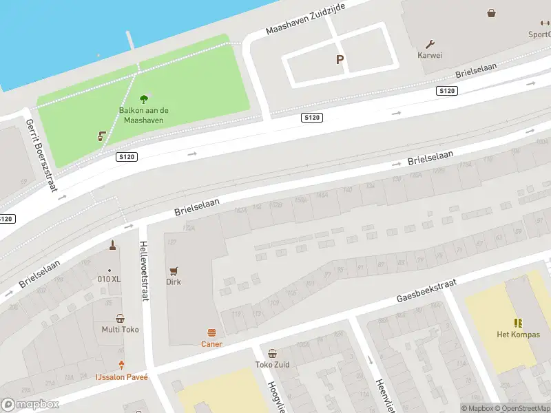Ambulance met grote spoed naar de Brielselaan in Rotterdam