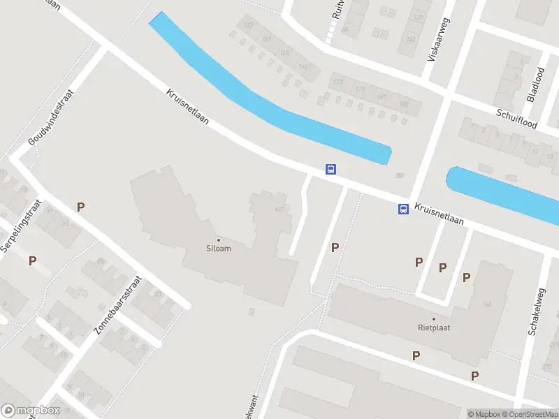 Ambulance met grote spoed naar de Kruisnetlaan in Hoogvliet Rotterdam
