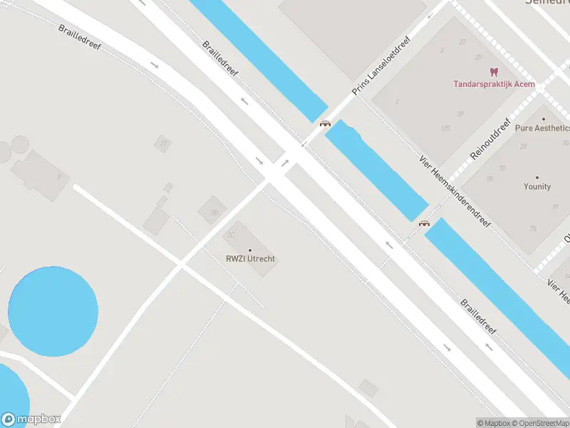 Brandweer met gepaste spoed naar de Brailledreef in Utrecht vanwege een buitenbrand