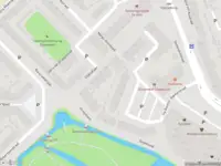 Ambulance met gepaste spoed naar de Dobbedreef in Leiden