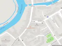 Ambulance met grote spoed naar de De Lugt in Rotterdam