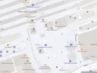 Ambulance met gepaste spoed naar de Stationsplein in Rotterdam