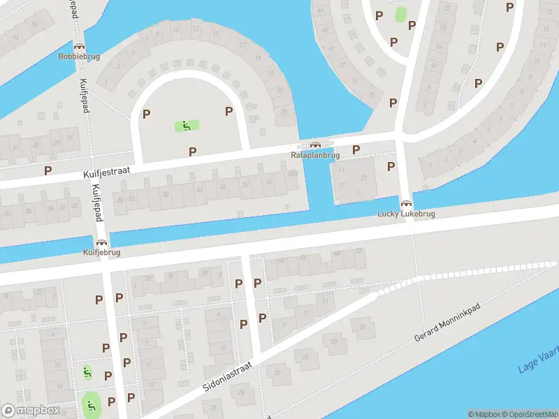 Brandweer met gepaste spoed naar de André Franquinweg in Almere vanwege stormschade
