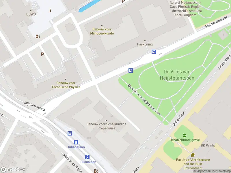 Ambulance met gepaste spoed naar de Michiel de Ruyterweg in Delft