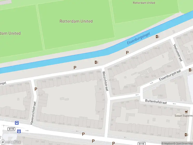 Ambulance met gepaste spoed naar de Essenburgsingel in Rotterdam