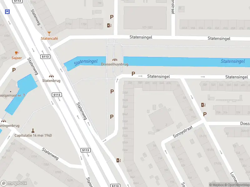 Ambulance met gepaste spoed naar de Statenweg in Rotterdam