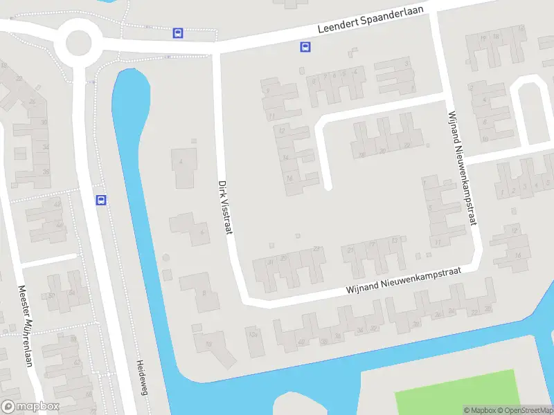 Ambulance met grote spoed naar de Weegschaalstraat in Volendam