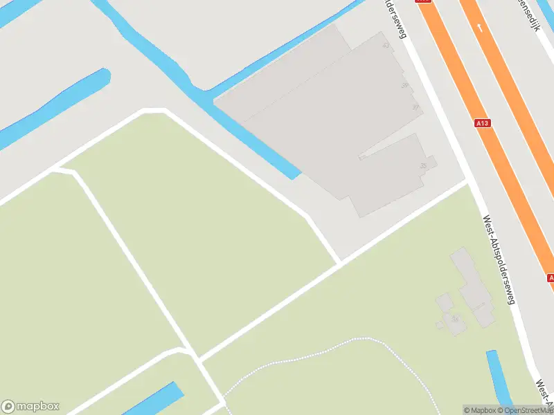Ambulance met grote spoed naar de West-Abtspolderseweg in Rotterdam