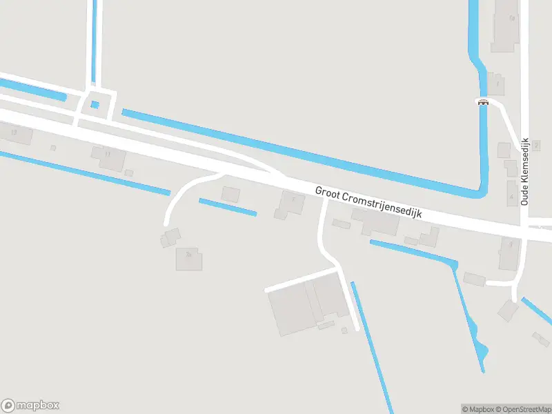Politie naar de Groot Cromstrijensedijk in Strijen vanwege stormschade