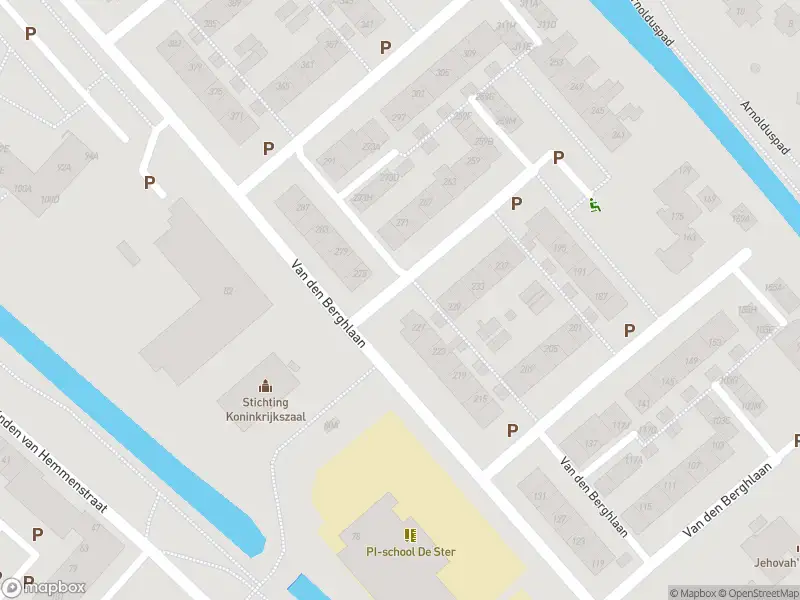 Brandweer met gepaste spoed naar de Van den Berghlaan in Hoofddorp vanwege stormschade