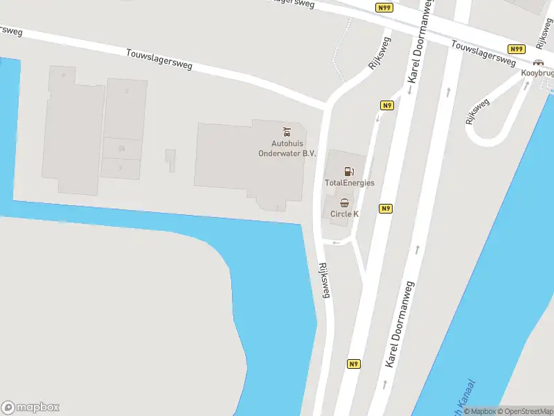Brandweer met gepaste spoed naar de Touwslagersweg in Den Helder vanwege stormschade