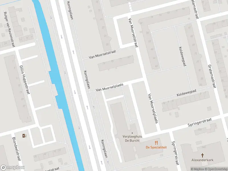 Politie naar de Springerstraat in Rotterdam vanwege stormschade
