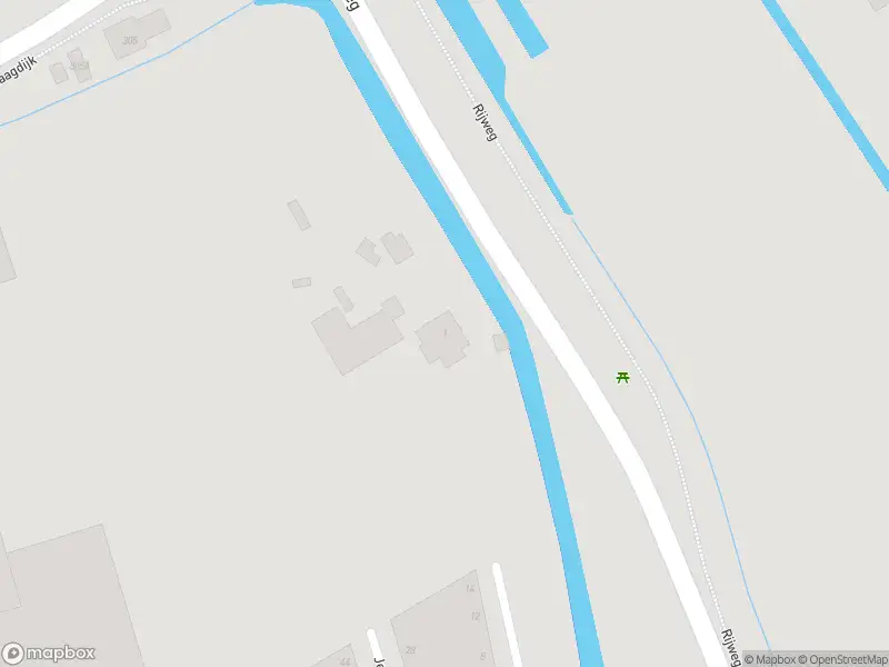 Ambulance met gepaste spoed naar de Rijweg in Zwaagdijk-West