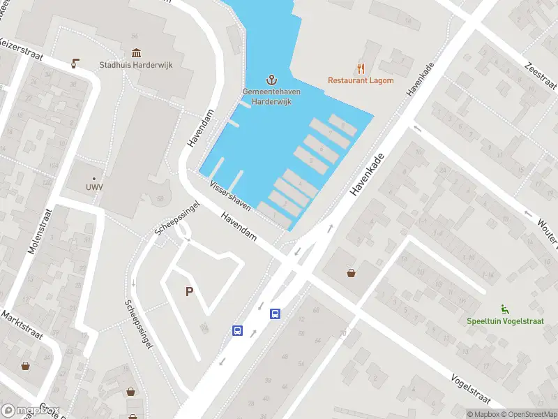 Brandweer met grote spoed naar de Vissershaven in Harderwijk vanwege gebouwbrand