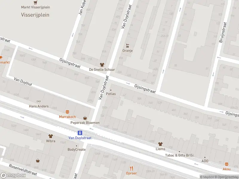 Ambulance met grote spoed naar de Gijsingstraat in Rotterdam