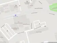Politie naar de Stresemannplaats in Rotterdam vanwege stormschade