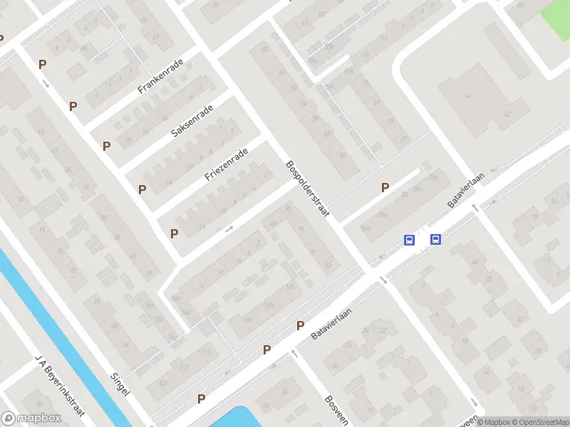 Ambulance met grote spoed naar de Vikingrade in Nieuwerkerk aan den IJssel