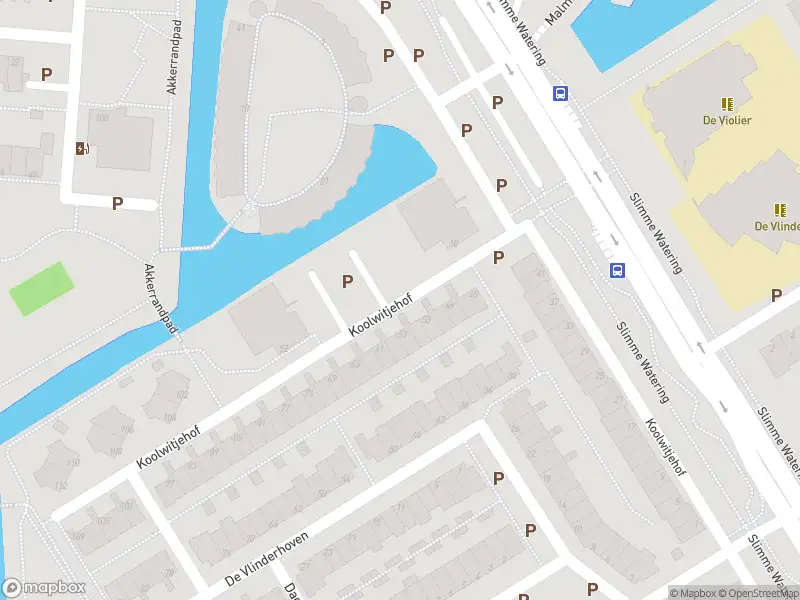 Ambulance met grote spoed naar de Koolwitjehof in Schiedam