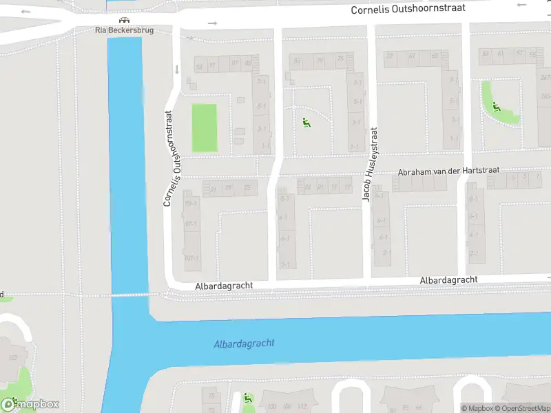 Ambulance met grote spoed naar de Bartholomeus Drijfhoutstraat in Amsterdam