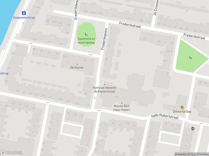 Ambulance met gepaste spoed naar de Hendrik de Keyserstraat in Rotterdam
