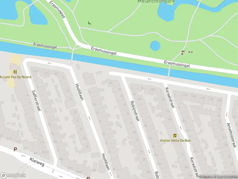 Ambulance met gepaste spoed naar de Robijnstraat in Rotterdam