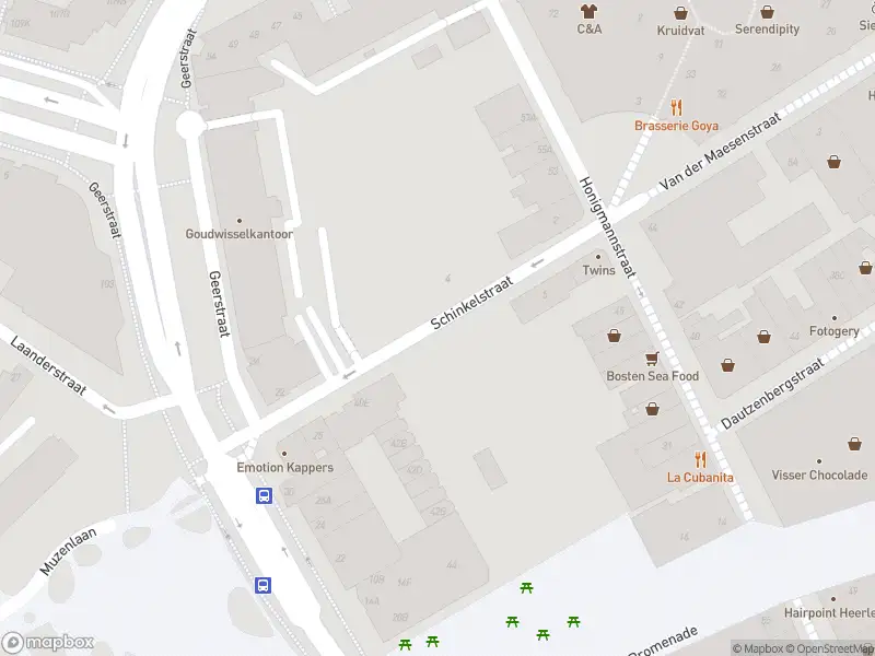 Brandweer met gepaste spoed naar de Schinkelstraat in Heerlen vanwege een buitenbrand