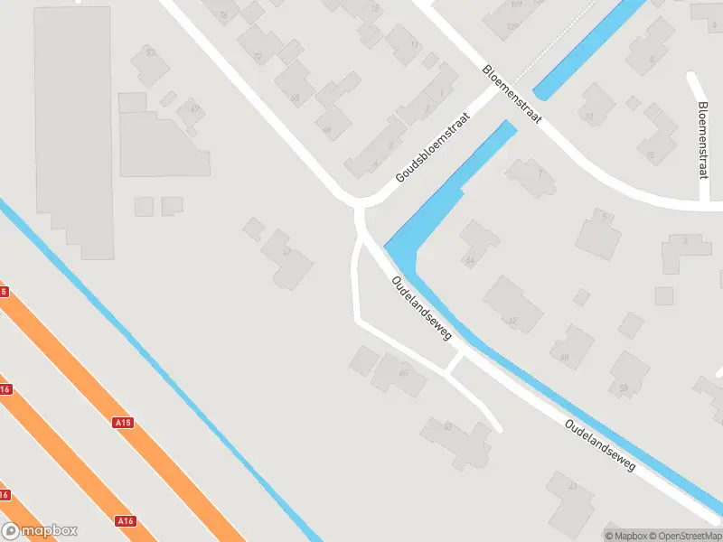 Ambulance met grote spoed naar de Oudelandseweg in Ridderkerk