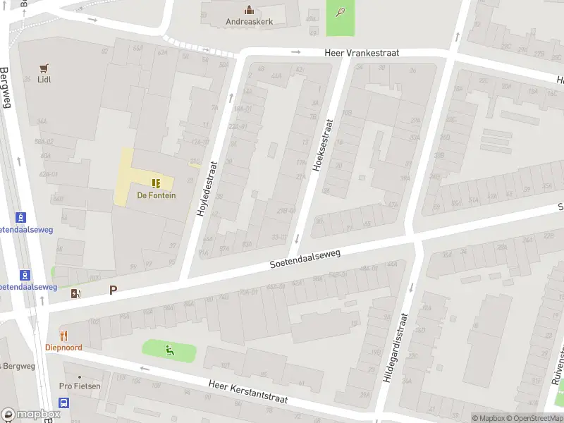 Ambulance met gepaste spoed naar de Hoeksestraat in Rotterdam