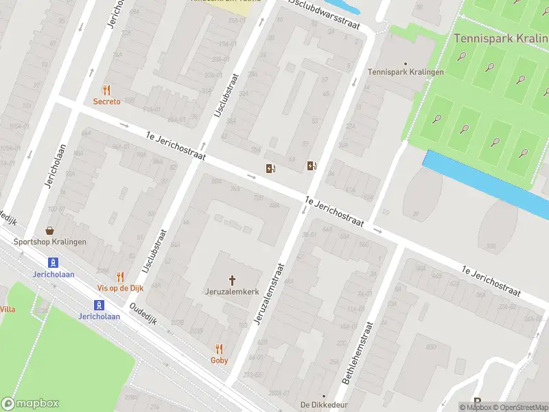 Ambulance met grote spoed naar de 1e Jerichostraat in Rotterdam