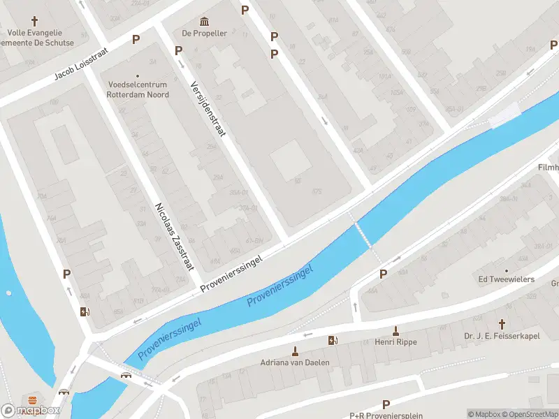 Ambulance met gepaste spoed naar de Provenierssingel in Rotterdam