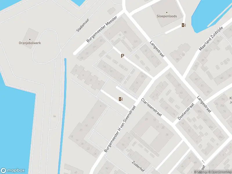 Ambulance met gepaste spoed naar de Menno van Coehoornpad in Brielle