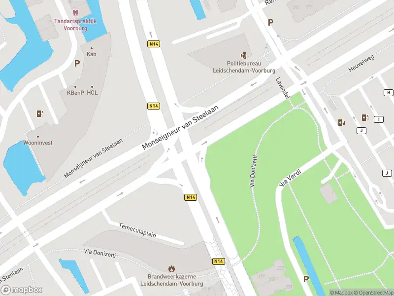 Ambulance met grote spoed naar de Temeculaplein in Voorburg