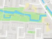 Brandweer met gepaste spoed naar de Lekkenburg in Gouda vanwege een liftopsluiting