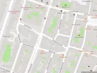 Ambulance met grote spoed naar de Korte Houtstraat in Haarlem
