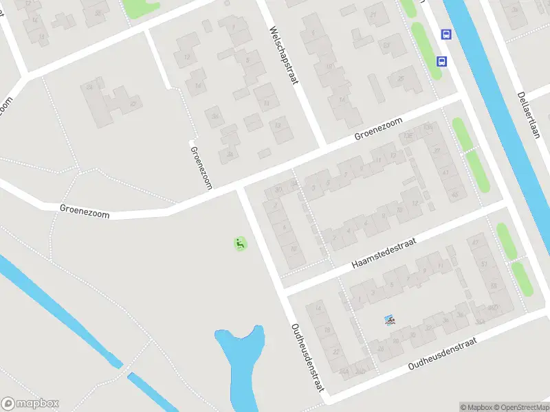 Ambulance met grote spoed naar de Oudheusdenstraat in Badhoevedorp