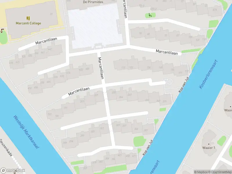 Brandweer met gepaste spoed naar de Marcantilaan in Amsterdam