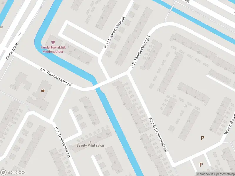 Ambulance met gepaste spoed naar de Wiardi Beckmanstraat in Papendrecht