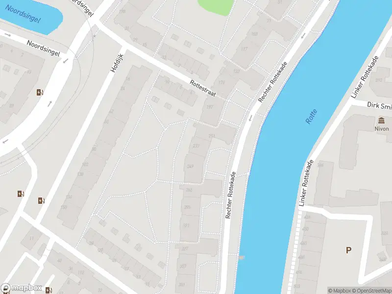 Ambulance met grote spoed naar de Rechter Rottekade in Rotterdam