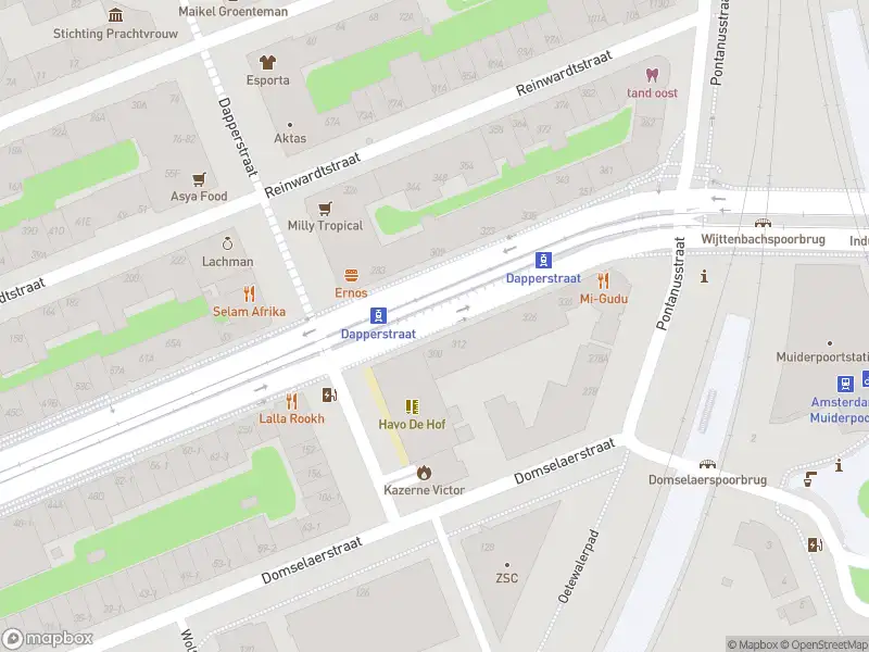 Brandweer met gepaste spoed naar de Dapperstraat in Amsterdam