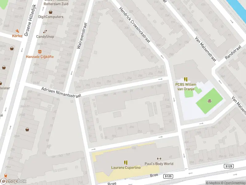 Ambulance met gepaste spoed naar de Adriaen Nimantsstraat in Rotterdam