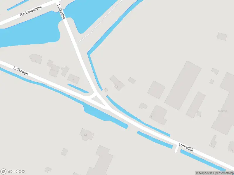 Ambulance met gepaste spoed naar de Lutkedijk in Spanbroek