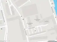 Ambulance met grote spoed naar de Columbusstraat in Vlaardingen