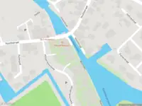 Brandweer met gepaste spoed naar de Motorkade in Ossenzijl vanwege waarnemen gaslucht