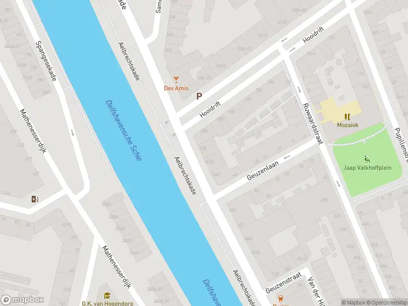 Ambulance met gepaste spoed naar de Aelbrechtskade in Rotterdam