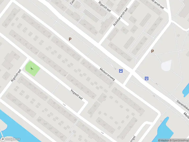 Ambulance met gepaste spoed naar de Druivenstraat in Amsterdam